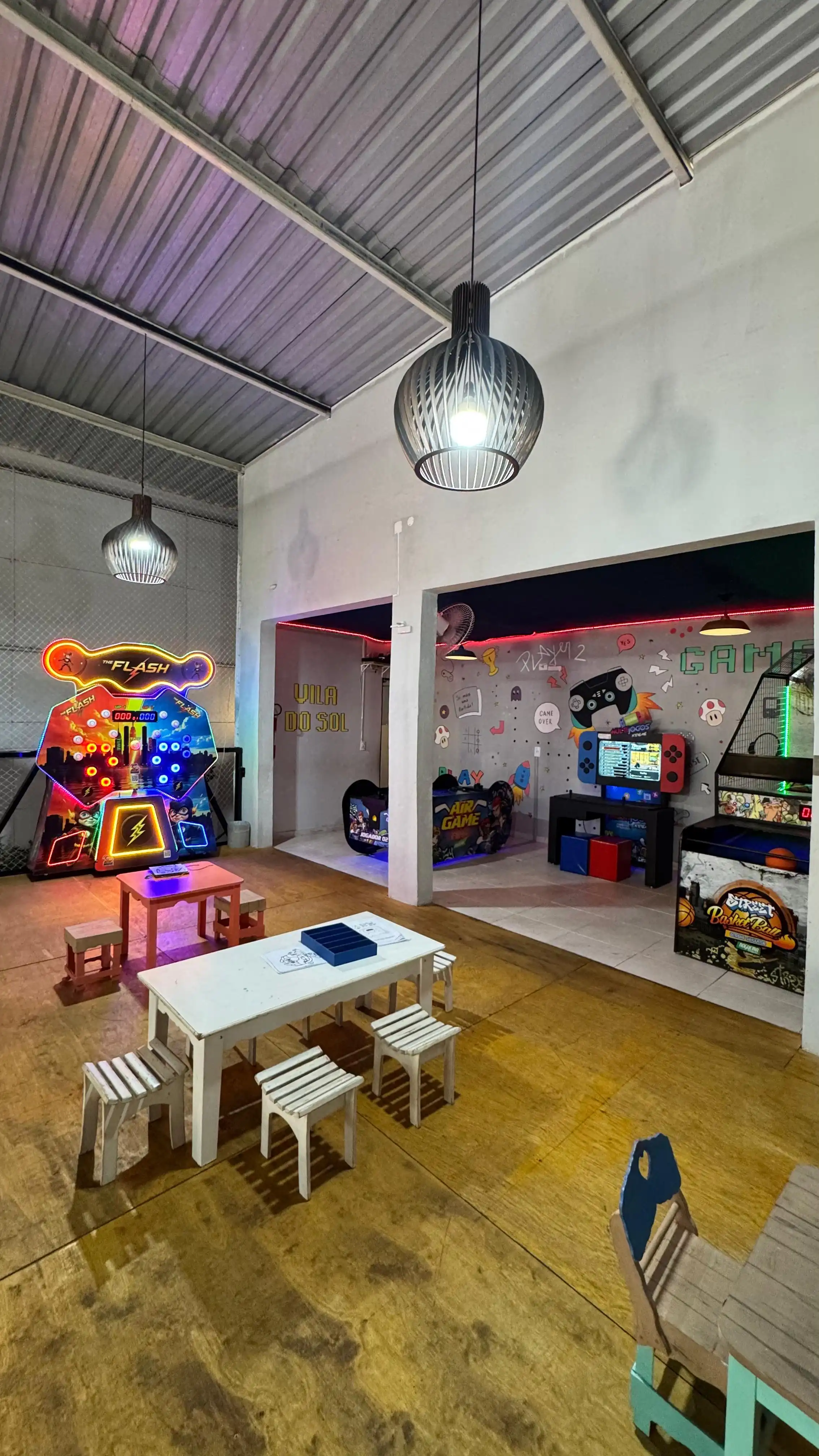 Crianças se divertindo no Vila do Sol